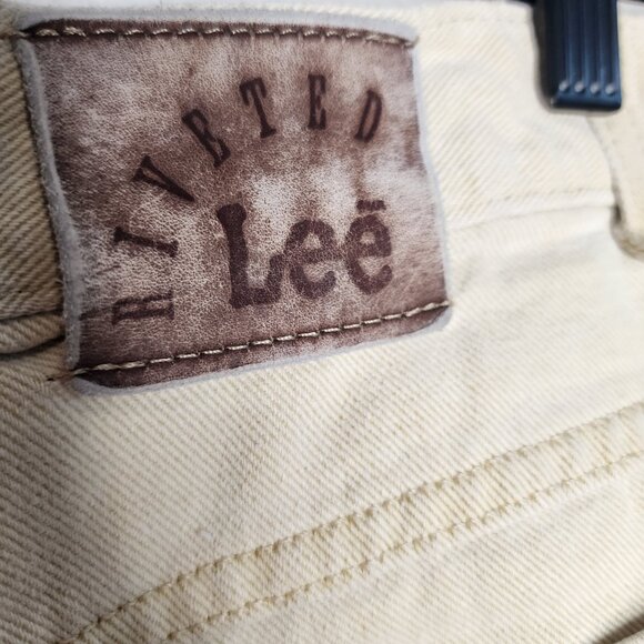 1990s Lee Riveted High Rise Vintage Mom Shorts in Light Tan Size S - Picture 6 of 8